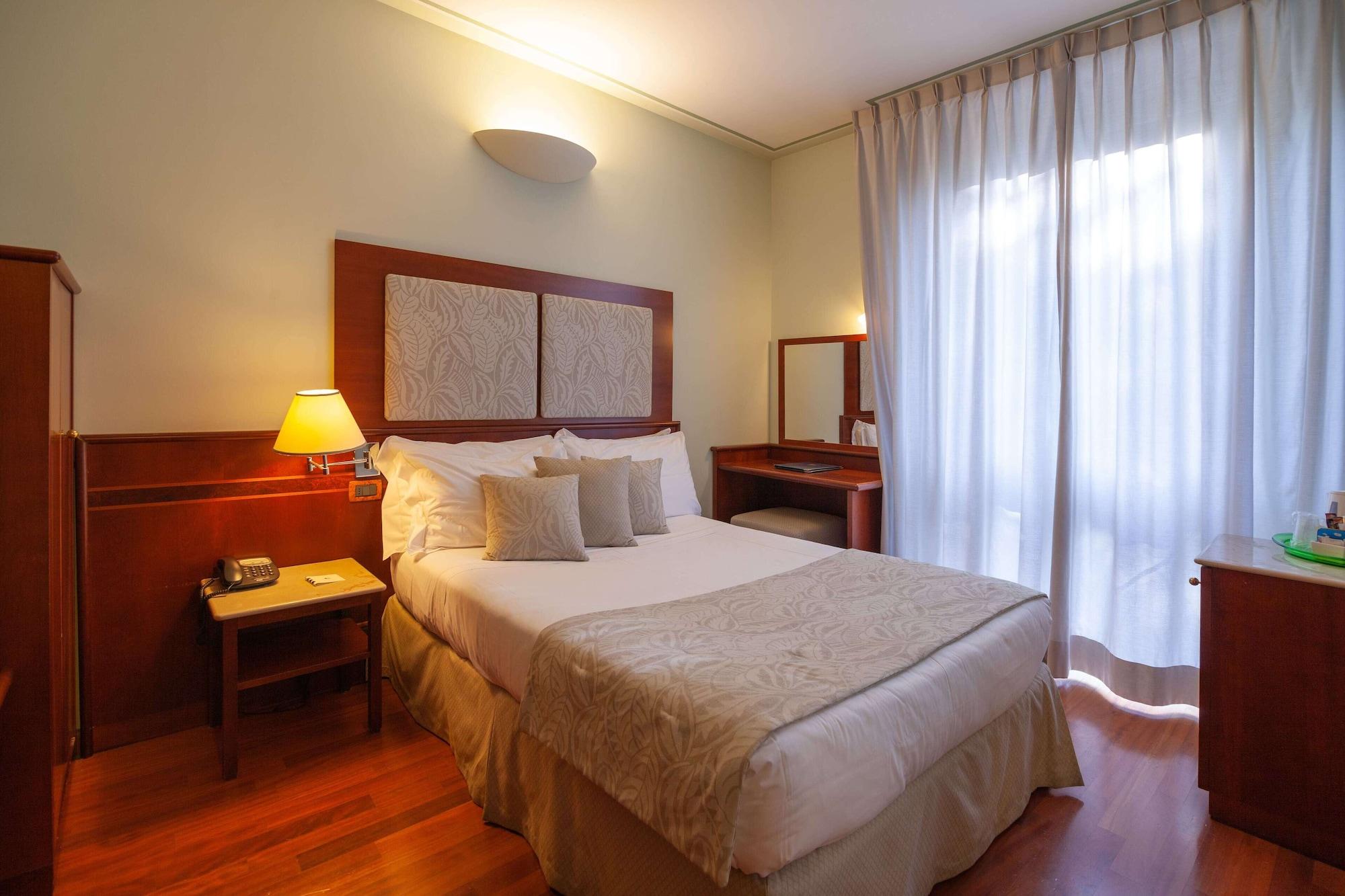 Hotel Ilaria Lucca Luaran gambar